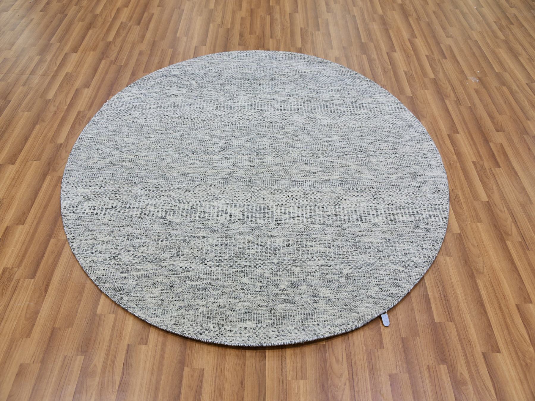 Modern / Contemporary hand-knotted wool rug in Gray, 5'9" x 5'9" — SKU O079519 (view 2)