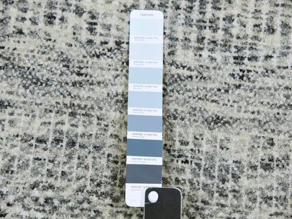Modern / Contemporary hand-knotted wool rug in Gray, 5'9" x 5'9" — SKU O079519 (view 4)