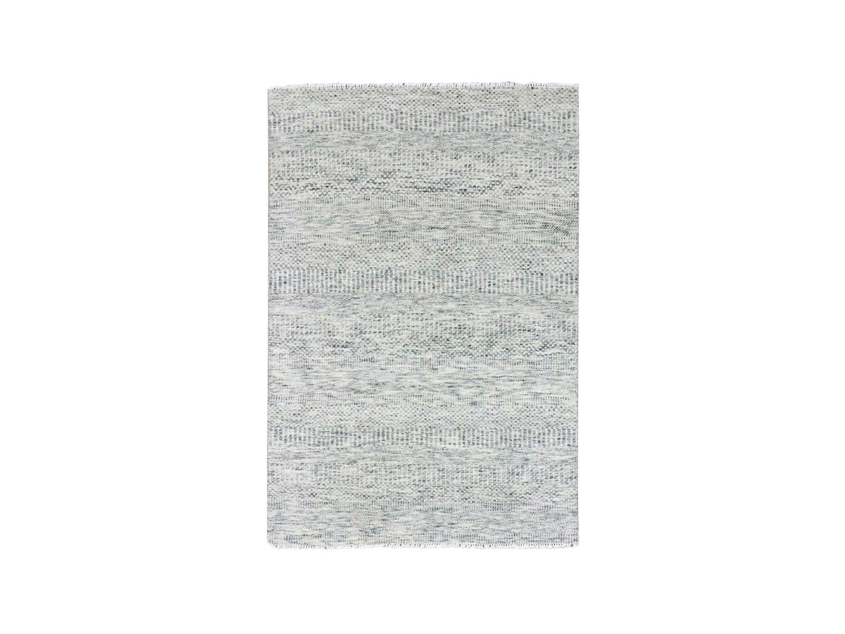 Modern / Contemporary hand-knotted wool rug in Gray, 4' x 6'4" — SKU O079523