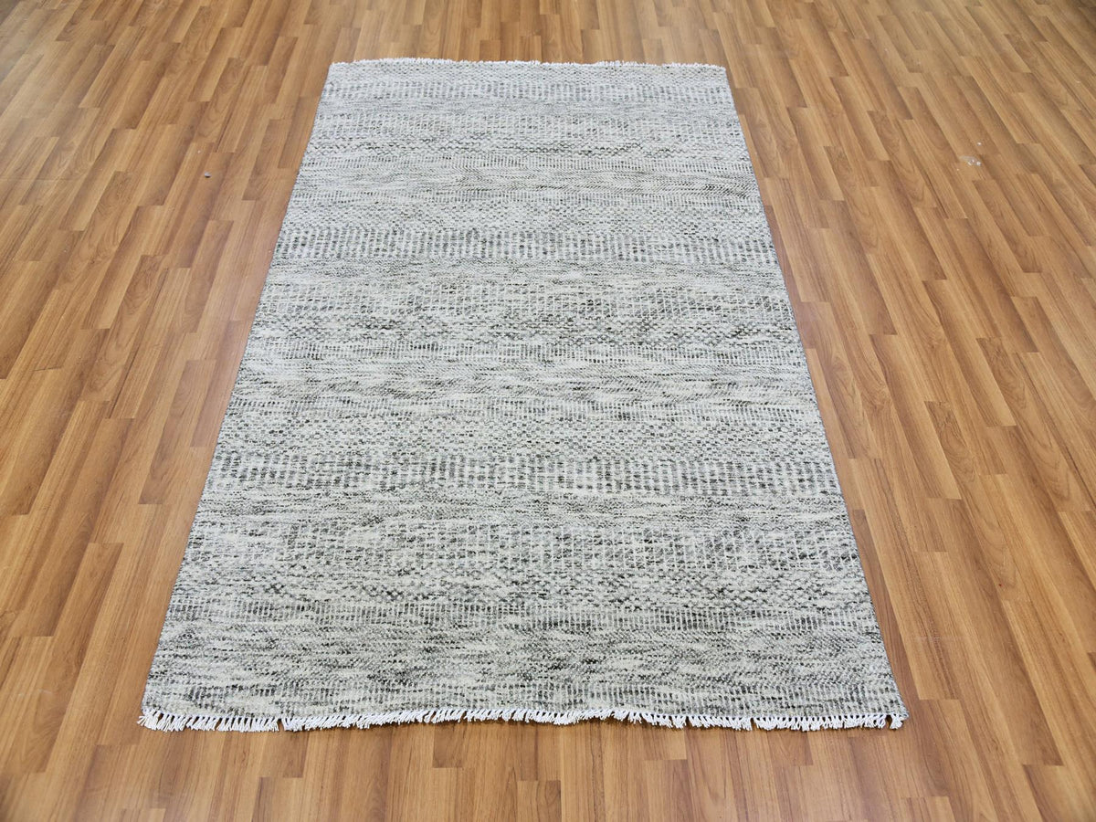 Modern / Contemporary hand-knotted wool rug in Gray, 4' x 6'4" — SKU O079523 (view 2)