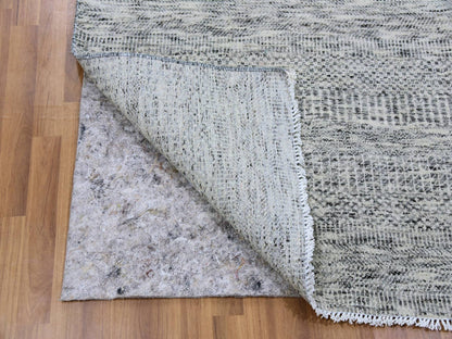 Modern / Contemporary hand-knotted wool rug in Gray, 4' x 6'4" — SKU O079523 (view 3)
