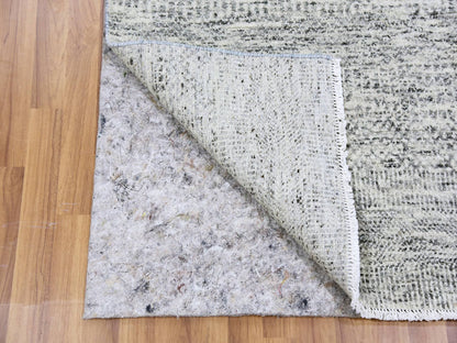 Modern / Contemporary hand-knotted wool rug in Gray, 2'11" x 5'1" — SKU O079524 (view 3)