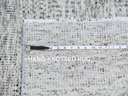 Modern / Contemporary hand-knotted wool rug in Gray, 2'11" x 5'1" — SKU O079524 (view 7)