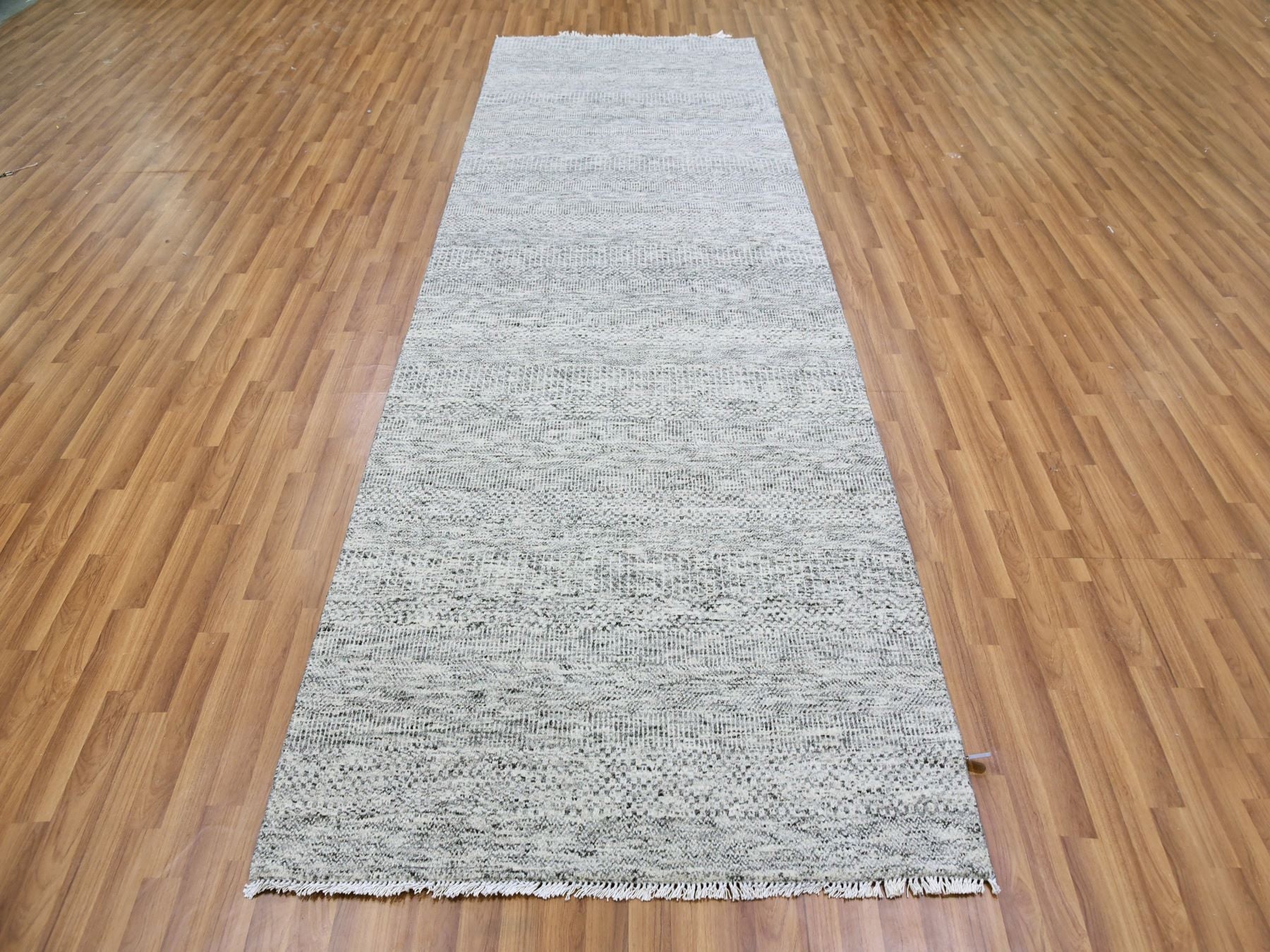 Modern / Contemporary hand-knotted wool runner in Gray, 3'11" x 12'2" — SKU O079530 (view 2)