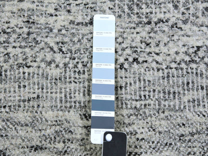 Modern / Contemporary hand-knotted wool runner in Gray, 3'11" x 12'2" — SKU O079530 (view 4)