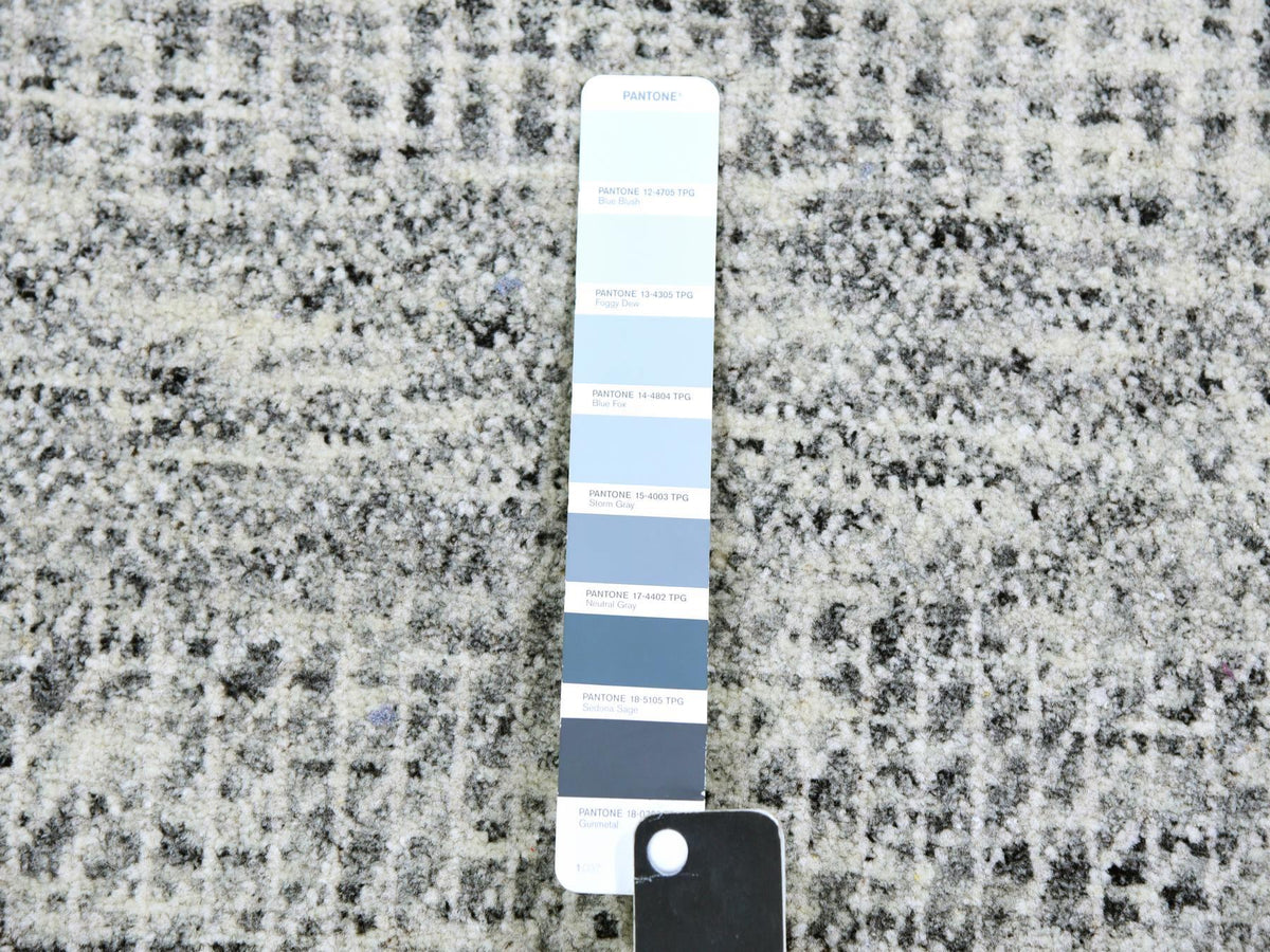 Modern / Contemporary hand-knotted wool runner in Gray, 2'6" x 23'4" — SKU O079532 (view 4)