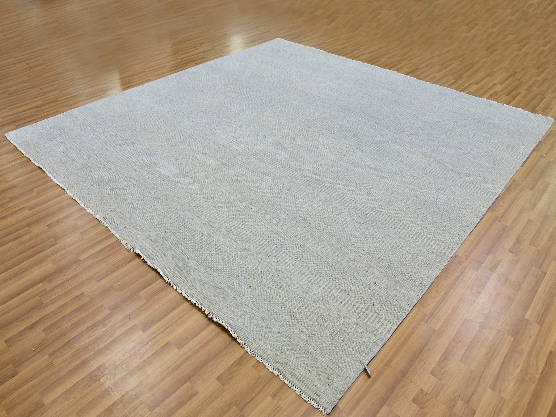 Modern / Contemporary hand-knotted wool rug in Gray, 9'11" x 10' — SKU O079535 (view 3)