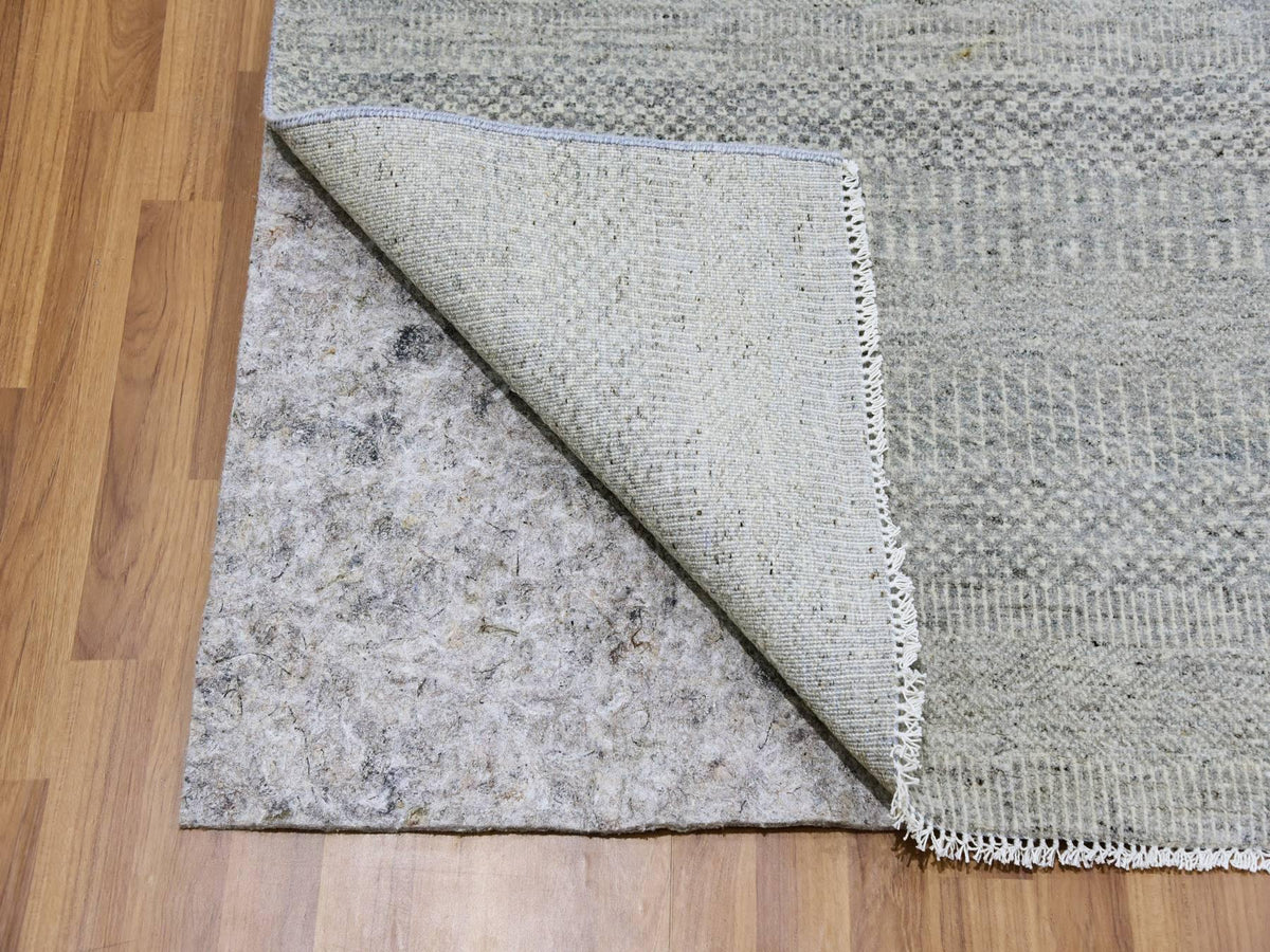 Modern / Contemporary hand-knotted wool rug in Gray, 9'11" x 10' — SKU O079535 (view 4)