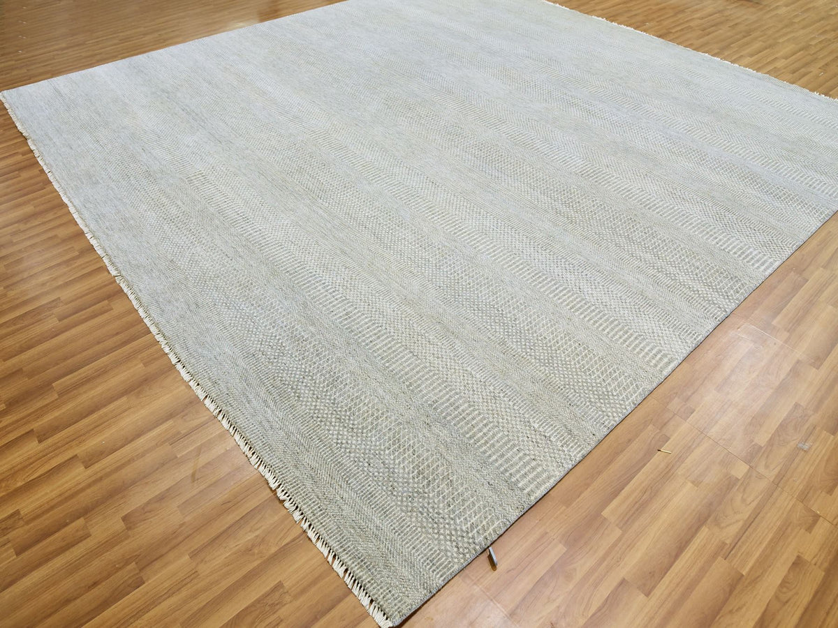 Modern / Contemporary hand-knotted wool rug in Gray, 12' x 12'4" — SKU O079541 (view 3)