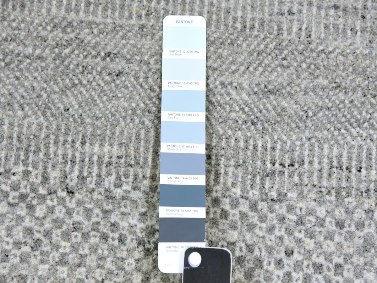 Modern / Contemporary hand-knotted wool runner in Gray, 2'6" x 10'2" — SKU O079545 (view 4)