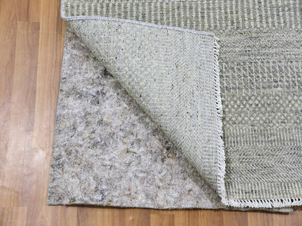 Modern / Contemporary hand-knotted wool runner in Gray, 2'6" x 10'2" — SKU O079546 (view 3)