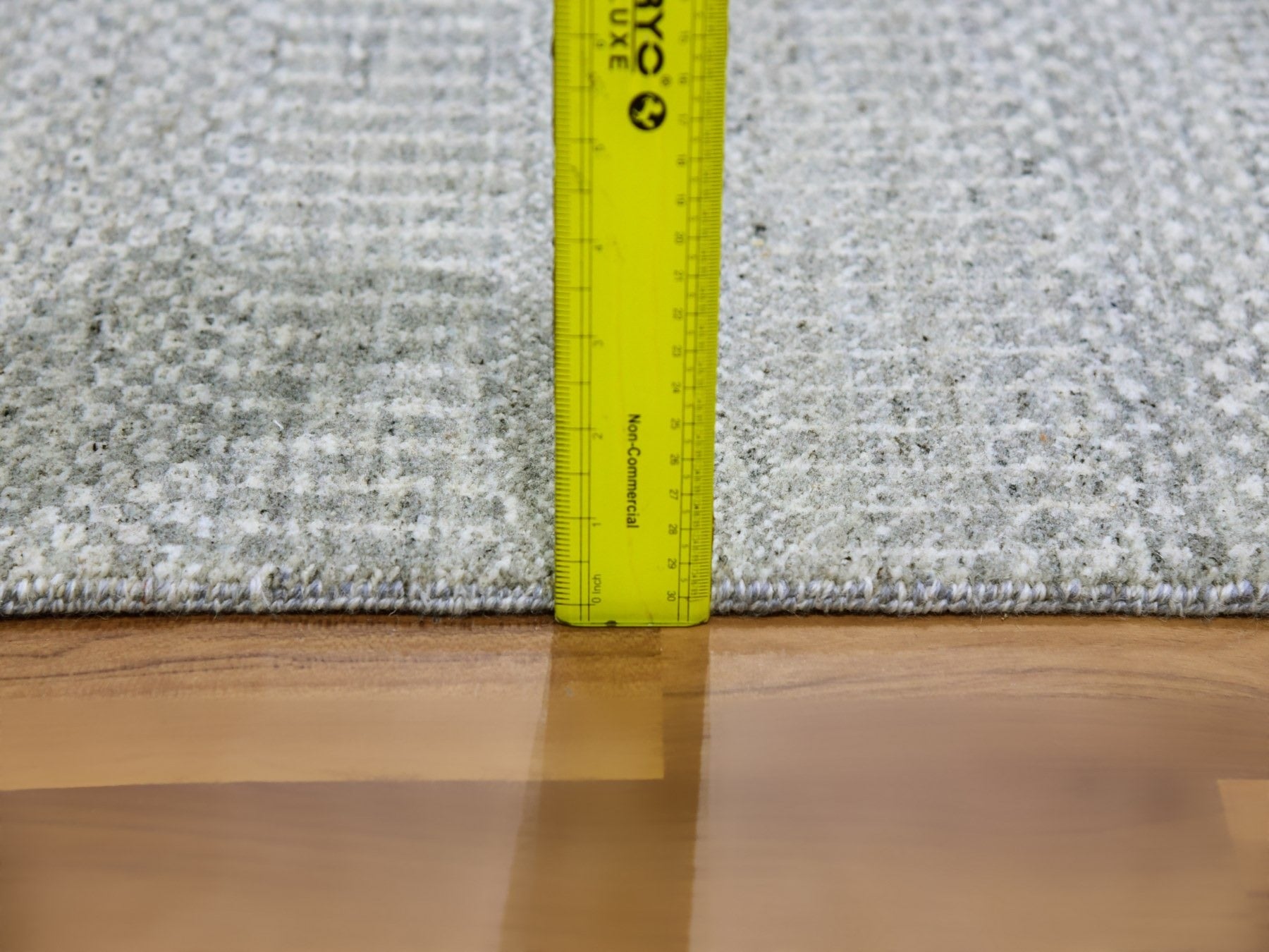 Modern / Contemporary hand-knotted wool runner in Gray, 2'6" x 10'2" — SKU O079546 (view 6)