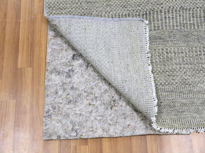 Modern / Contemporary hand-knotted wool rug in Gray, 3' x 5'3" — SKU O079552 (view 3)
