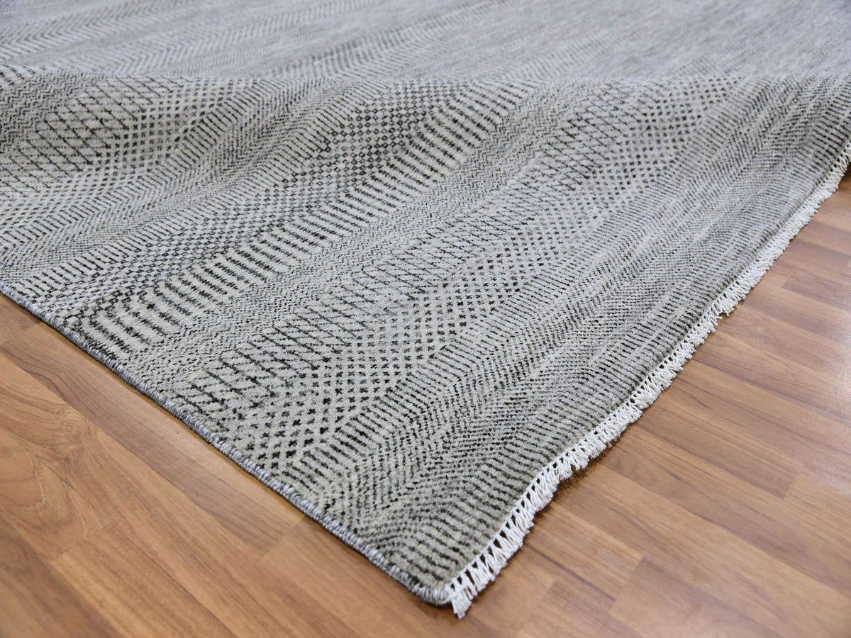 Modern / Contemporary hand-knotted wool rug in Gray, 7'11" x 8'1" — SKU O079559 (view 6)