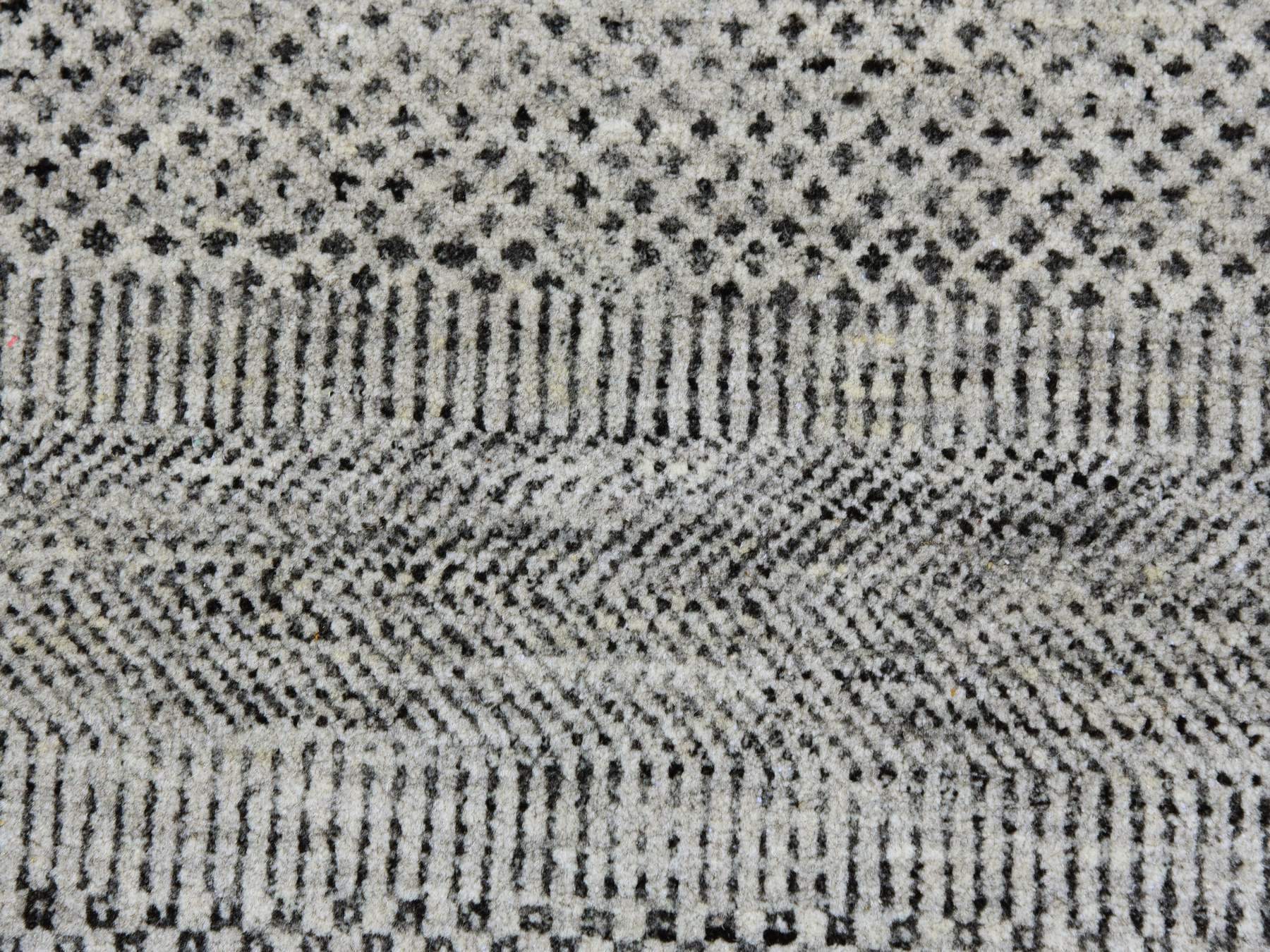 Modern / Contemporary hand-knotted wool rug in Gray, 7'11" x 8'1" — SKU O079559 (view 8)