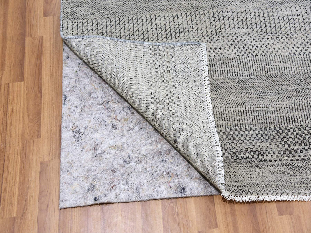 Modern / Contemporary hand-knotted wool rug in Gray, 9'11" x 10'3" — SKU O079561 (view 4)