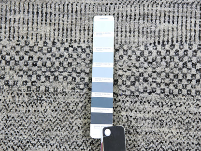 Modern / Contemporary hand-knotted wool rug in Gray, 9'11" x 10'3" — SKU O079561 (view 7)