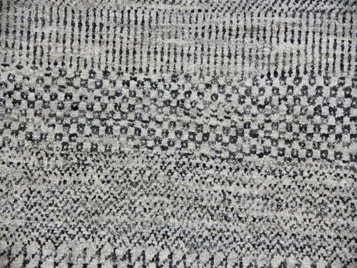 Modern / Contemporary hand-knotted wool rug in Gray, 9'11" x 10'3" — SKU O079561 (view 8)