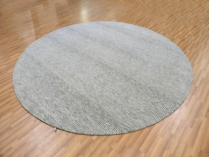 Modern / Contemporary hand-knotted wool rug in Gray, 9'8" x 9'9" — SKU O079563 (view 3)