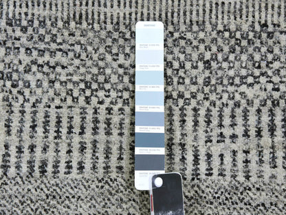 Modern / Contemporary hand-knotted wool rug in Gray, 9'8" x 9'9" — SKU O079563 (view 7)