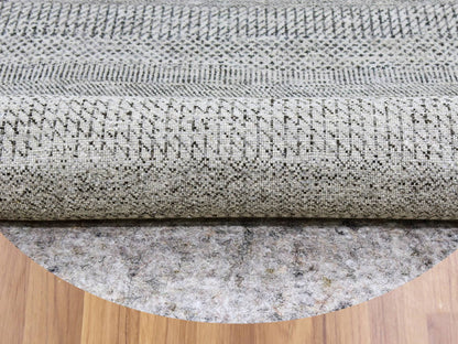 Modern / Contemporary hand-knotted wool rug in Gray, 7'9" x 7'9" — SKU O079564 (view 4)
