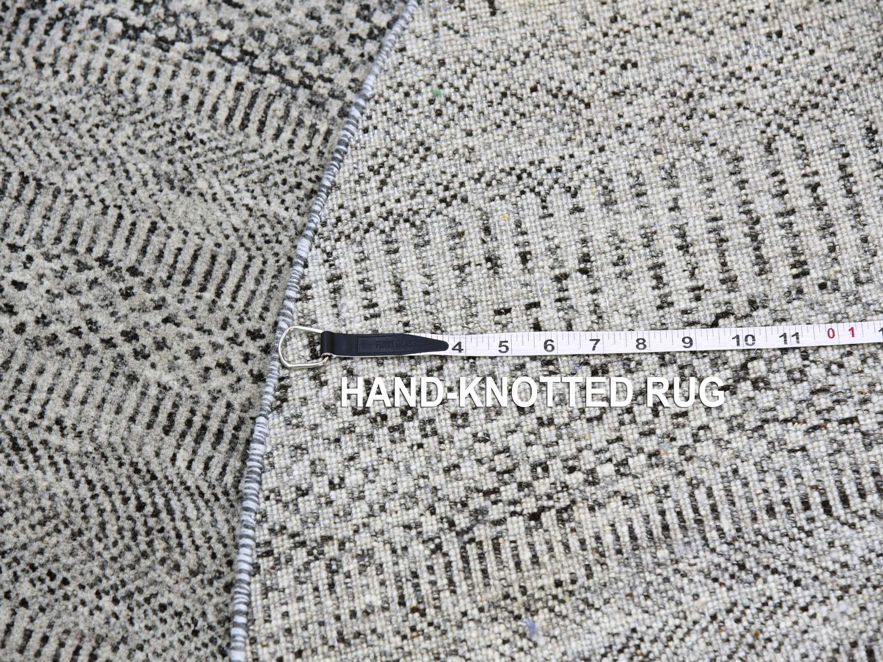 Modern / Contemporary hand-knotted wool rug in Gray, 4'9" x 4'10" — SKU O079567 (view 7)
