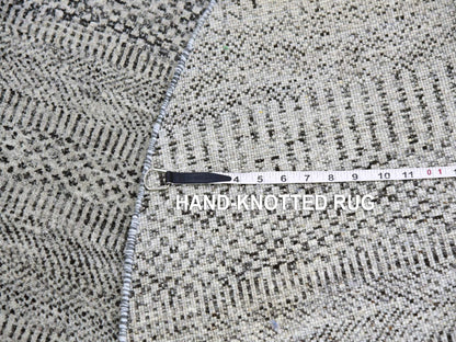 Modern / Contemporary hand-knotted wool rug in Gray, 4'9" x 4'10" — SKU O079567 (view 7)