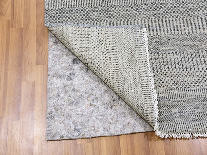 Modern / Contemporary hand-knotted wool runner in Gray, 4'1" x 12'1" — SKU O079568 (view 3)
