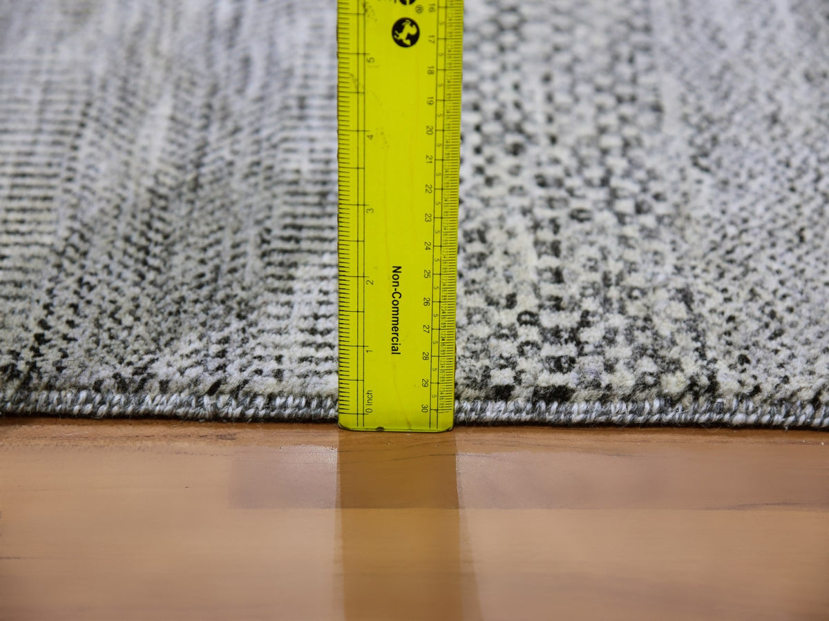 Modern / Contemporary hand-knotted wool runner in Gray, 4'1" x 12'1" — SKU O079569 (view 6)