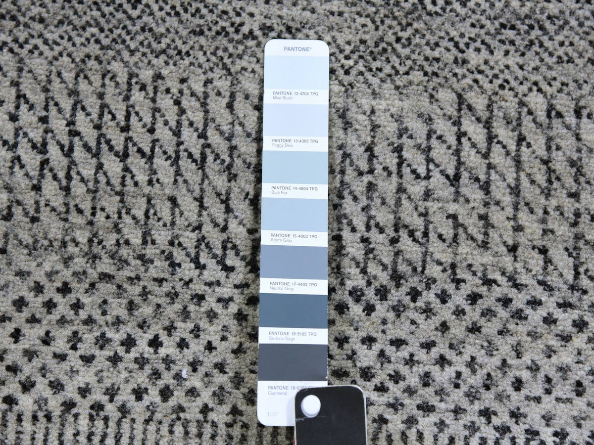 Modern / Contemporary hand-knotted wool runner in Gray, 2'5" x 24'3" — SKU O079570 (view 4)