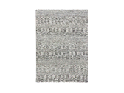 Modern / Contemporary hand-knotted wool rug in Gray, 4'2" x 6'1" — SKU O079576