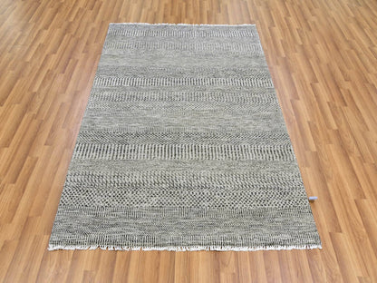 Modern / Contemporary hand-knotted wool rug in Gray, 4'2" x 6'1" — SKU O079576 (view 2)