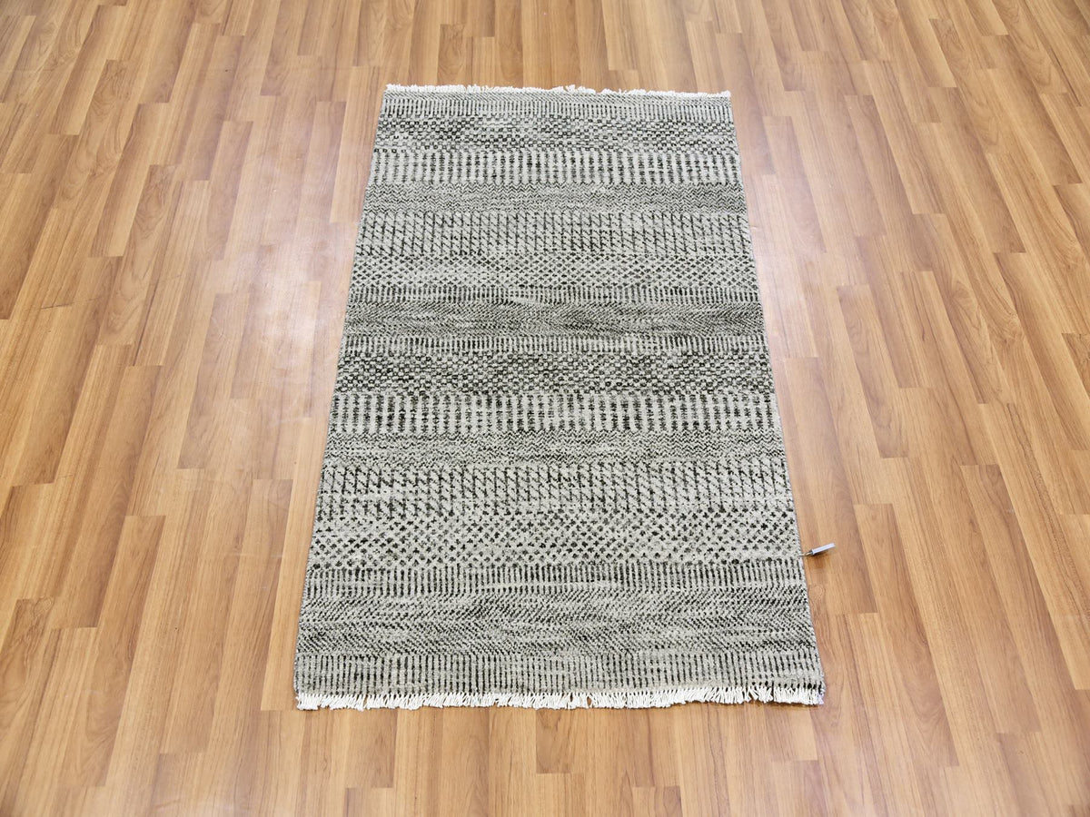 Modern / Contemporary hand-knotted wool rug in Gray, 2'7" x 4'1" — SKU O079578 (view 2)