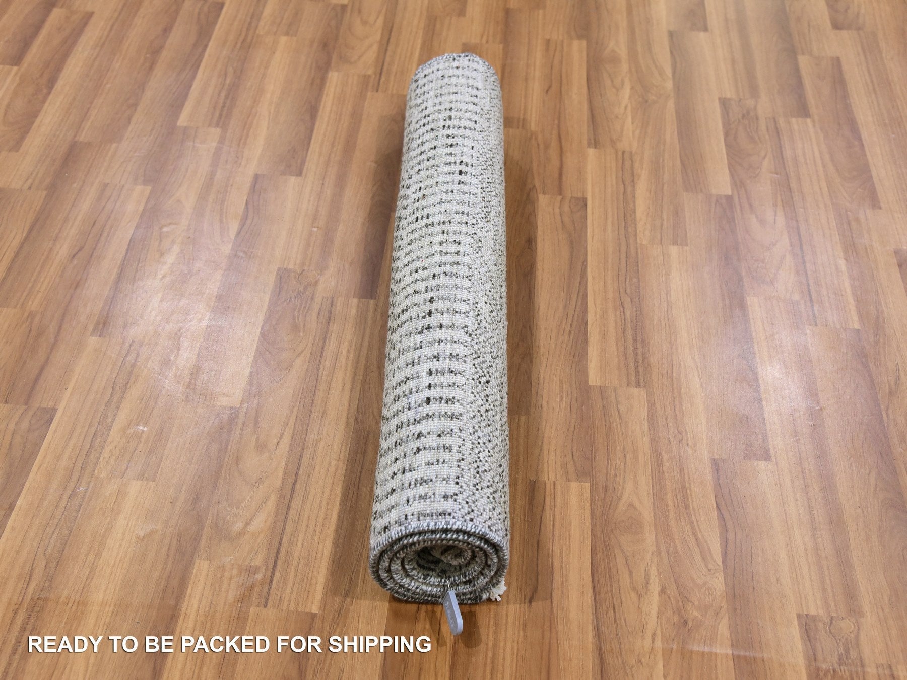Modern / Contemporary hand-knotted wool rug in Gray, 2'7" x 4'1" — SKU O079578 (view 5)