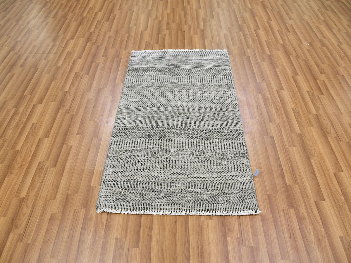 Modern / Contemporary hand-knotted wool rug in Gray, 3' x 4'10" — SKU O079579 (view 2)