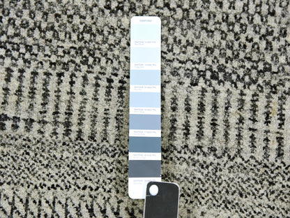 Modern / Contemporary hand-knotted wool rug in Gray, 3' x 4'10" — SKU O079579 (view 4)