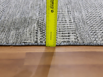 Modern / Contemporary hand-knotted wool rug in Gray, 3' x 4'10" — SKU O079579 (view 6)