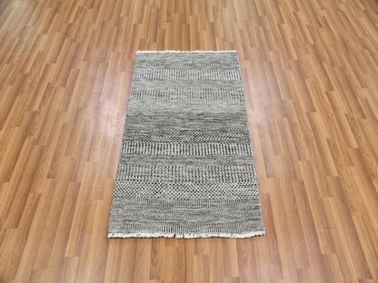 Modern / Contemporary hand-knotted wool rug in Gray, 2'5" x 4'1" — SKU O079580 (view 2)