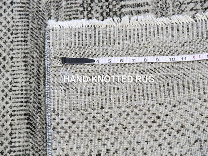 Modern / Contemporary hand-knotted wool rug in Gray, 2'5" x 4'1" — SKU O079580 (view 7)