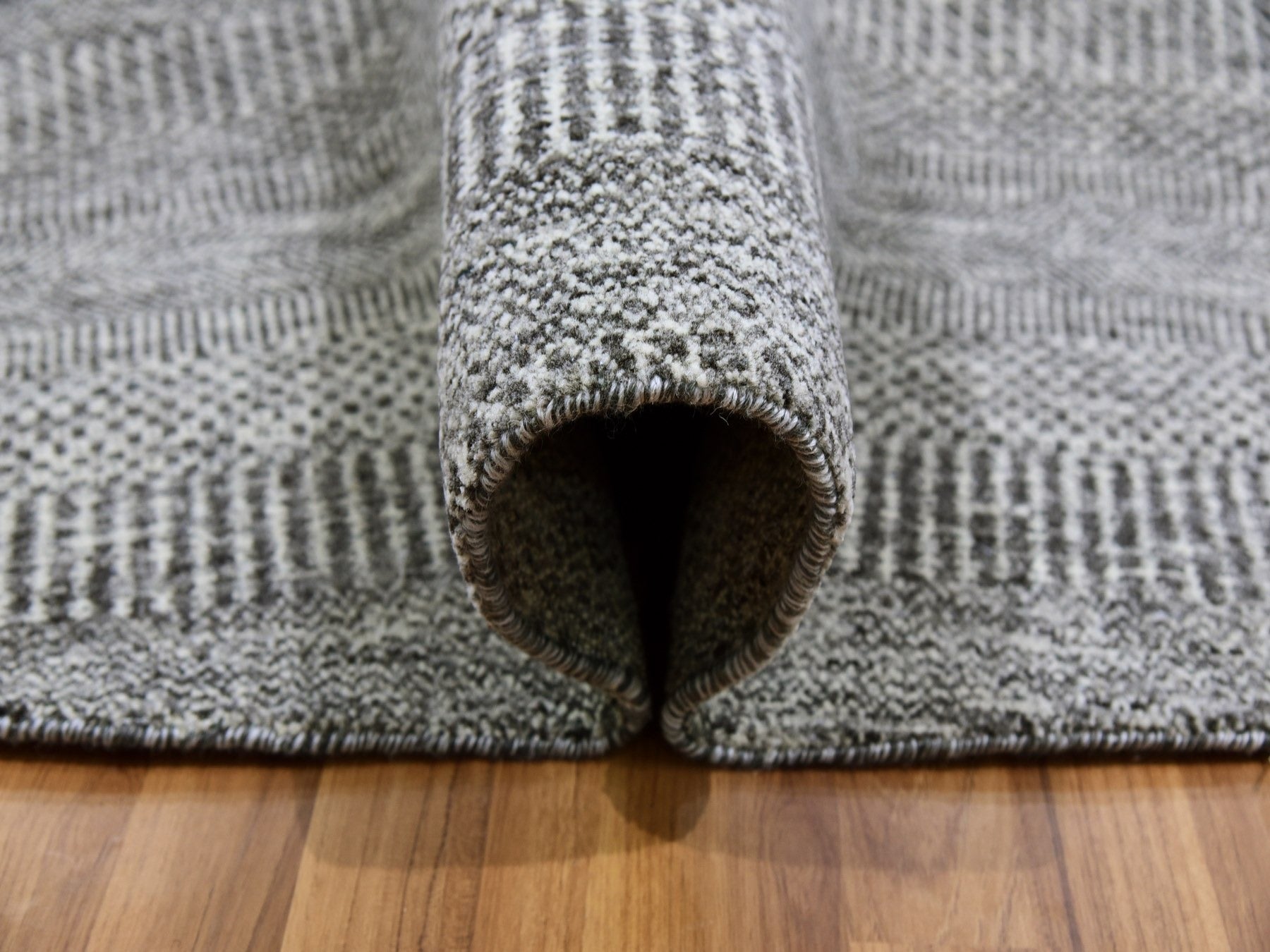 Modern / Contemporary hand-knotted wool rug in Gray, 11'2" x 11'2" — SKU O079584 (view 5)