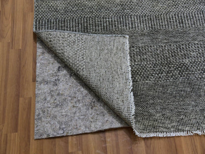 Modern / Contemporary hand-knotted wool rug in Gray, 14'1" x 18'2" — SKU O079588 (view 4)