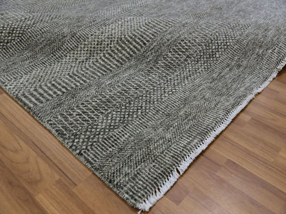 Modern / Contemporary hand-knotted wool rug in Gray, 8'1" x 8'2" — SKU O079589 (view 6)
