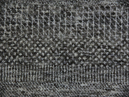 Modern / Contemporary hand-knotted wool rug in Gray, 8'1" x 8'2" — SKU O079589 (view 7)