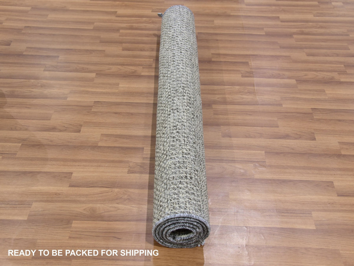 Modern / Contemporary hand-knotted wool rug in Gray, 4' x 6'6" — SKU O079597 (view 4)