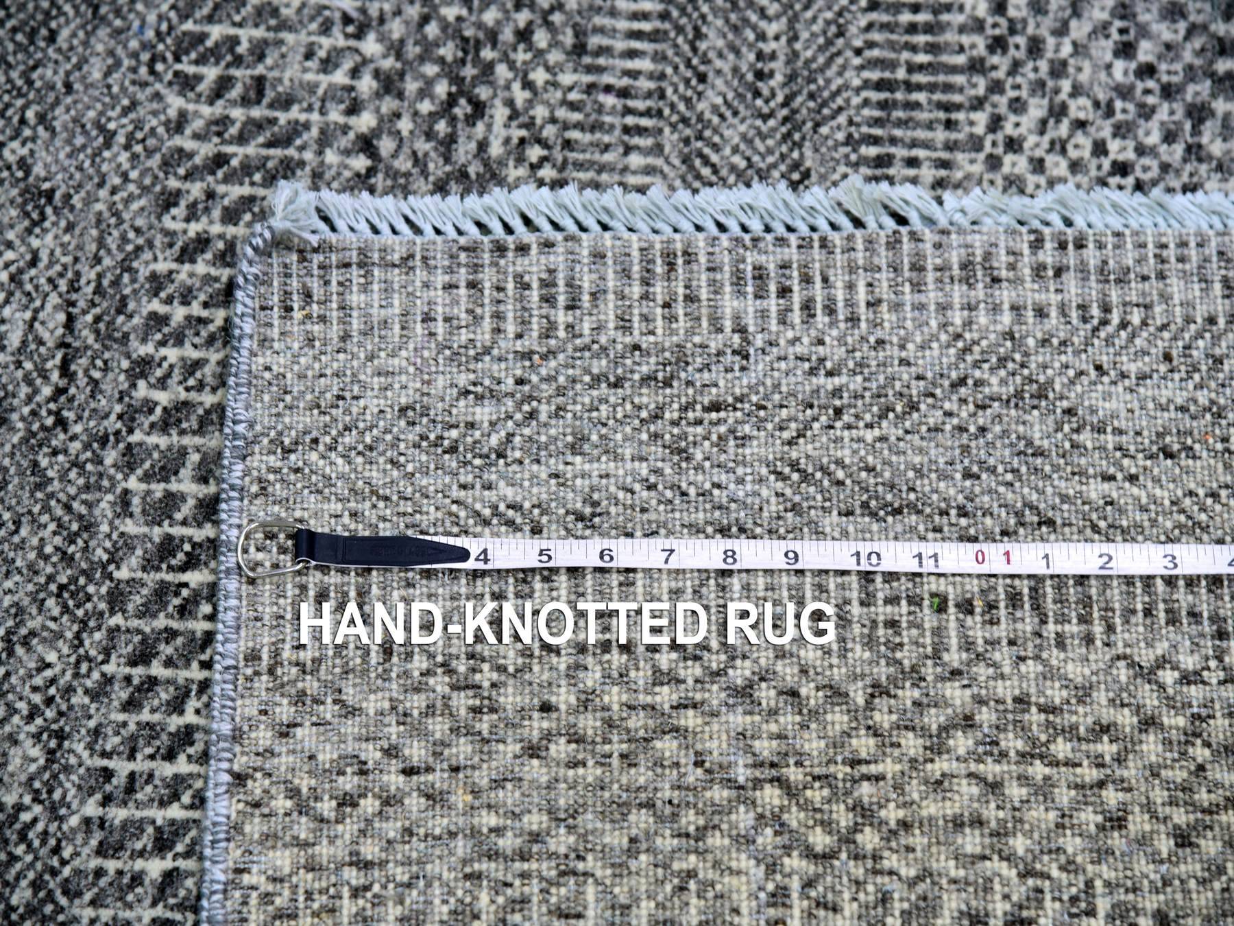 Modern / Contemporary hand-knotted wool rug in Gray, 4' x 6'6" — SKU O079597 (view 6)
