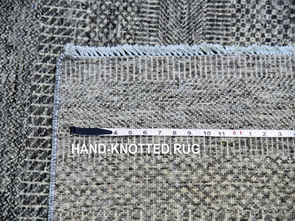 Modern / Contemporary hand-knotted wool rug in Gray, 4' x 6'6" — SKU O079597 (view 6)