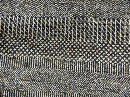 Modern / Contemporary hand-knotted wool/silk rug in Gray, 8'1" x 10'3" — SKU O079614 (view 8)
