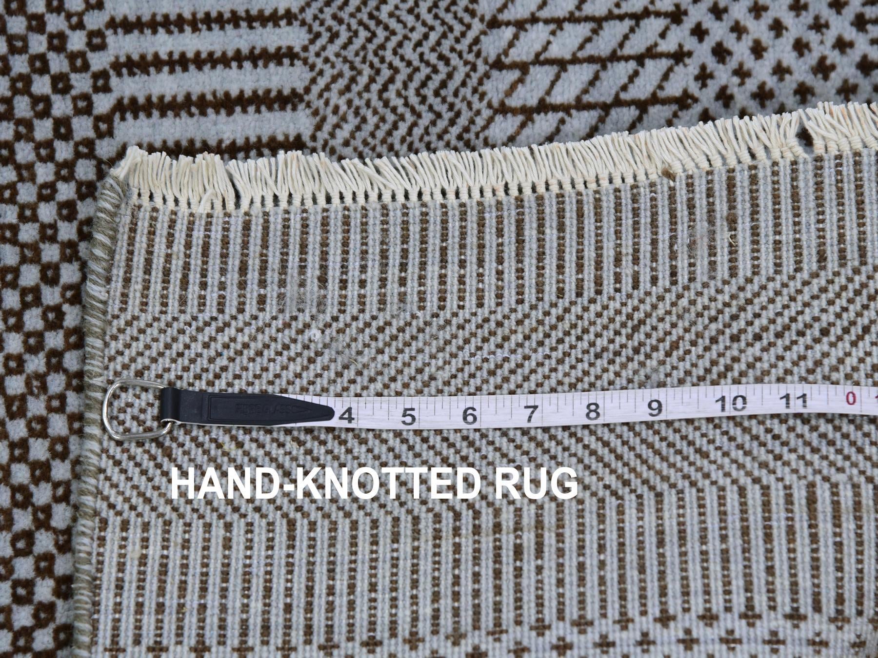Modern / Contemporary hand-knotted wool rug in Gray, 2'2" x 3'3" — SKU O079638 (view 4)