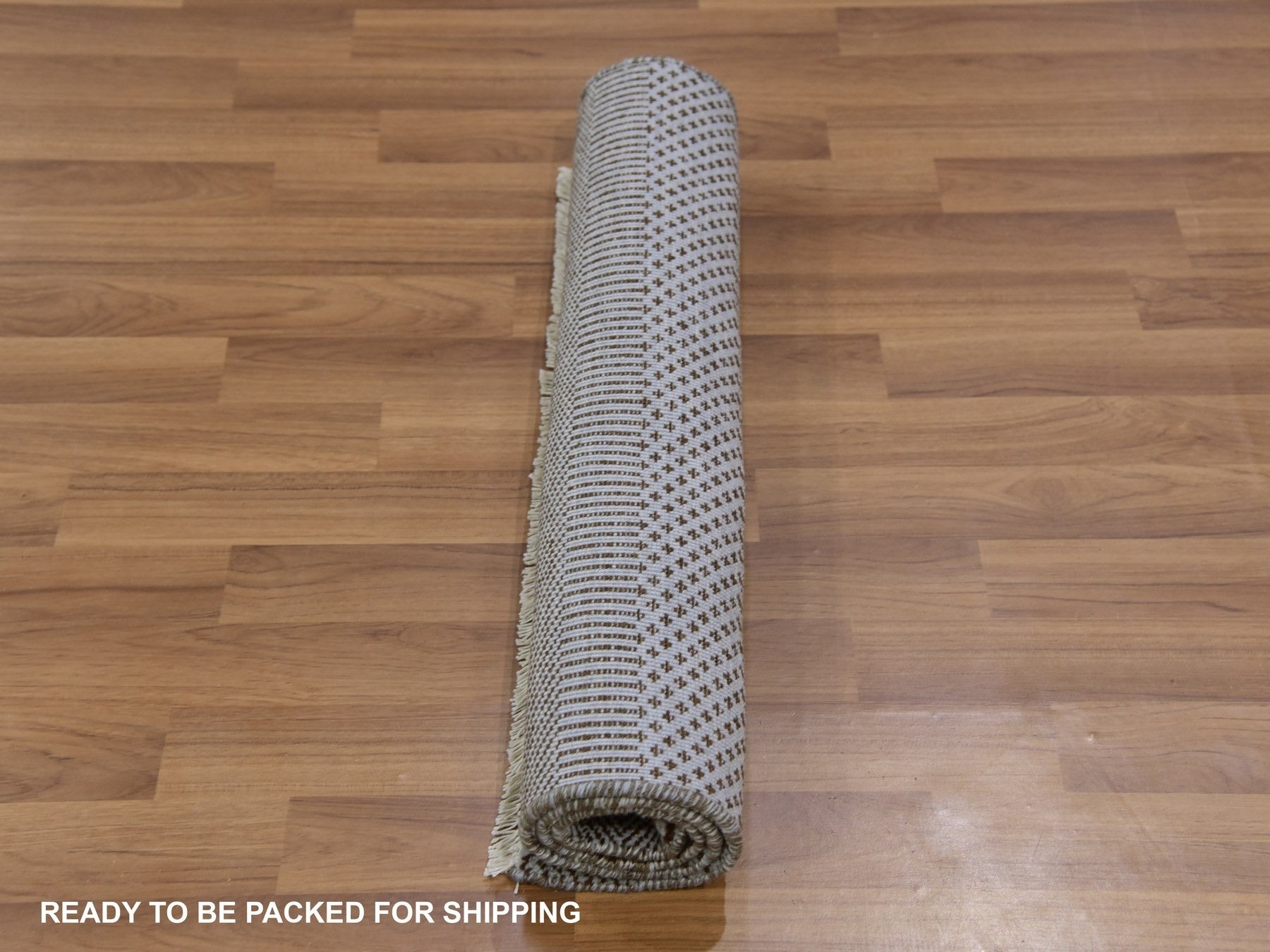 Modern / Contemporary hand-knotted wool rug in Gray, 2'2" x 3'3" — SKU O079638 (view 5)