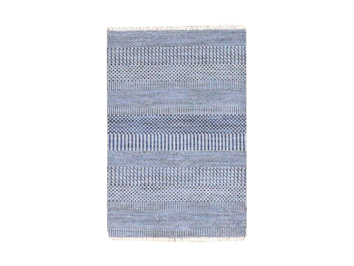 Modern / Contemporary hand-knotted wool rug in Gray, 2'1" x 3'3" — SKU O079642